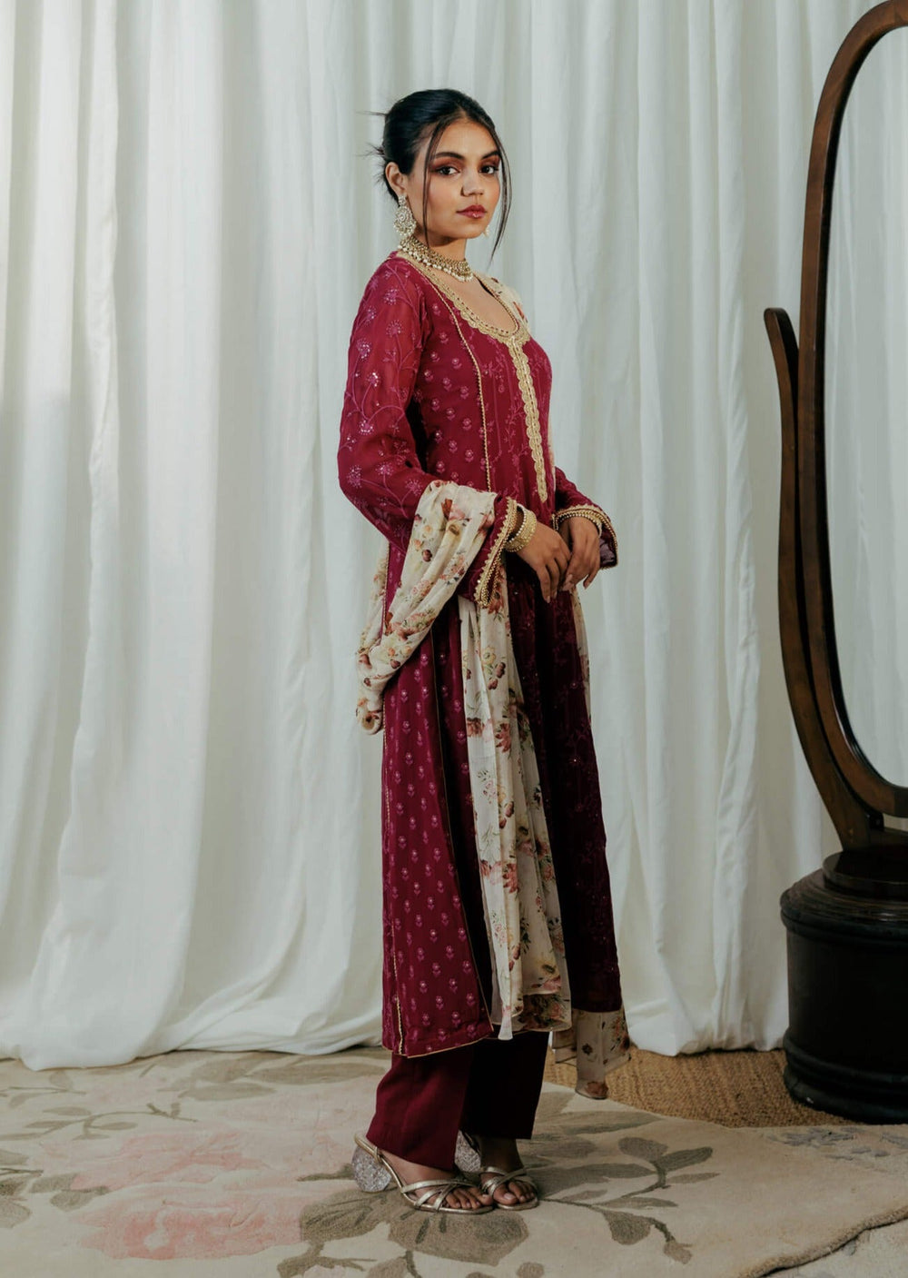 Buy Elegant Semi-Formal Indian Wear in NYC | Aayka Fashion Buy Elegant Semi-Formal Indian Wear in NYC | Aayka Fashion
