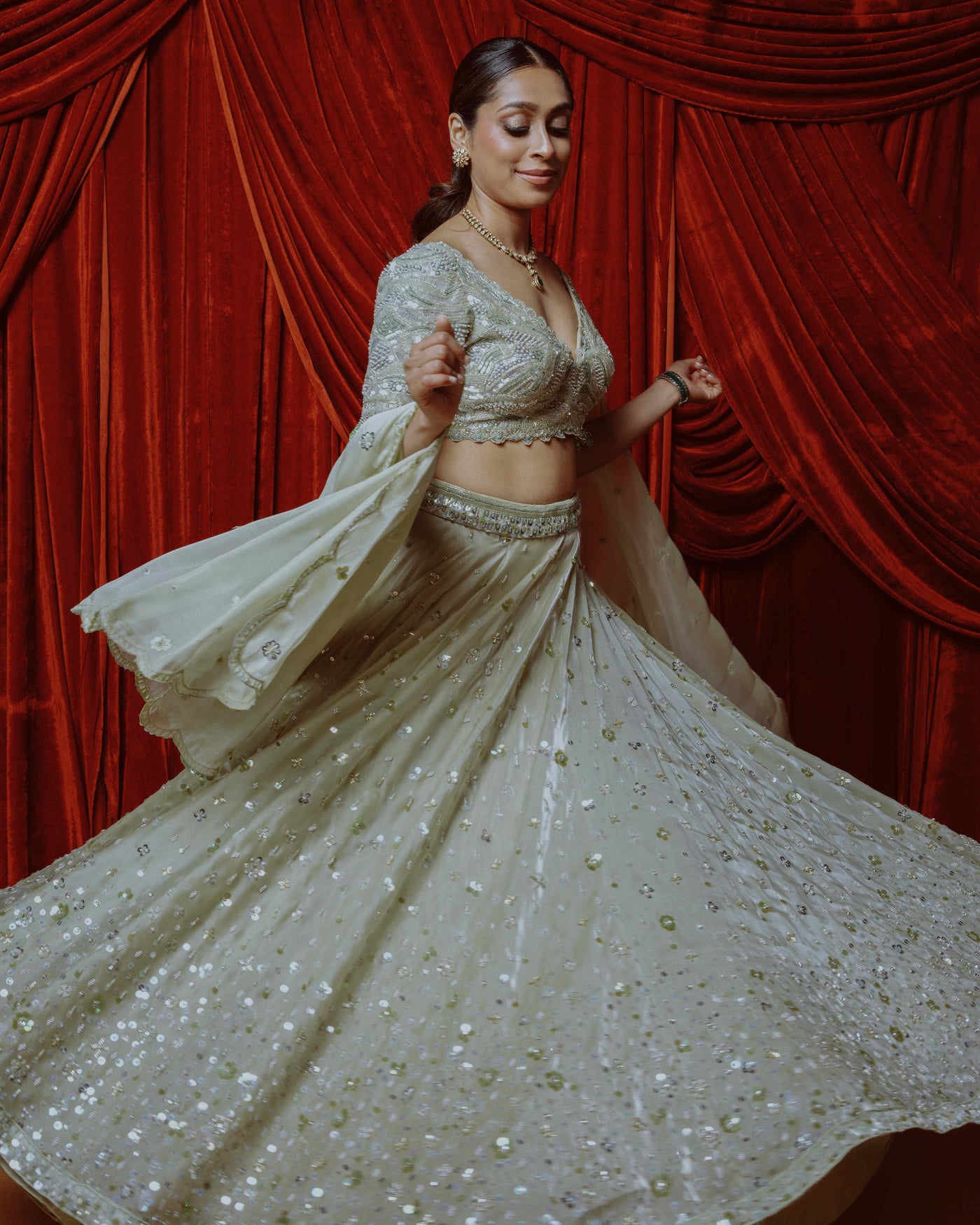 Aashu Lehenga - Rental