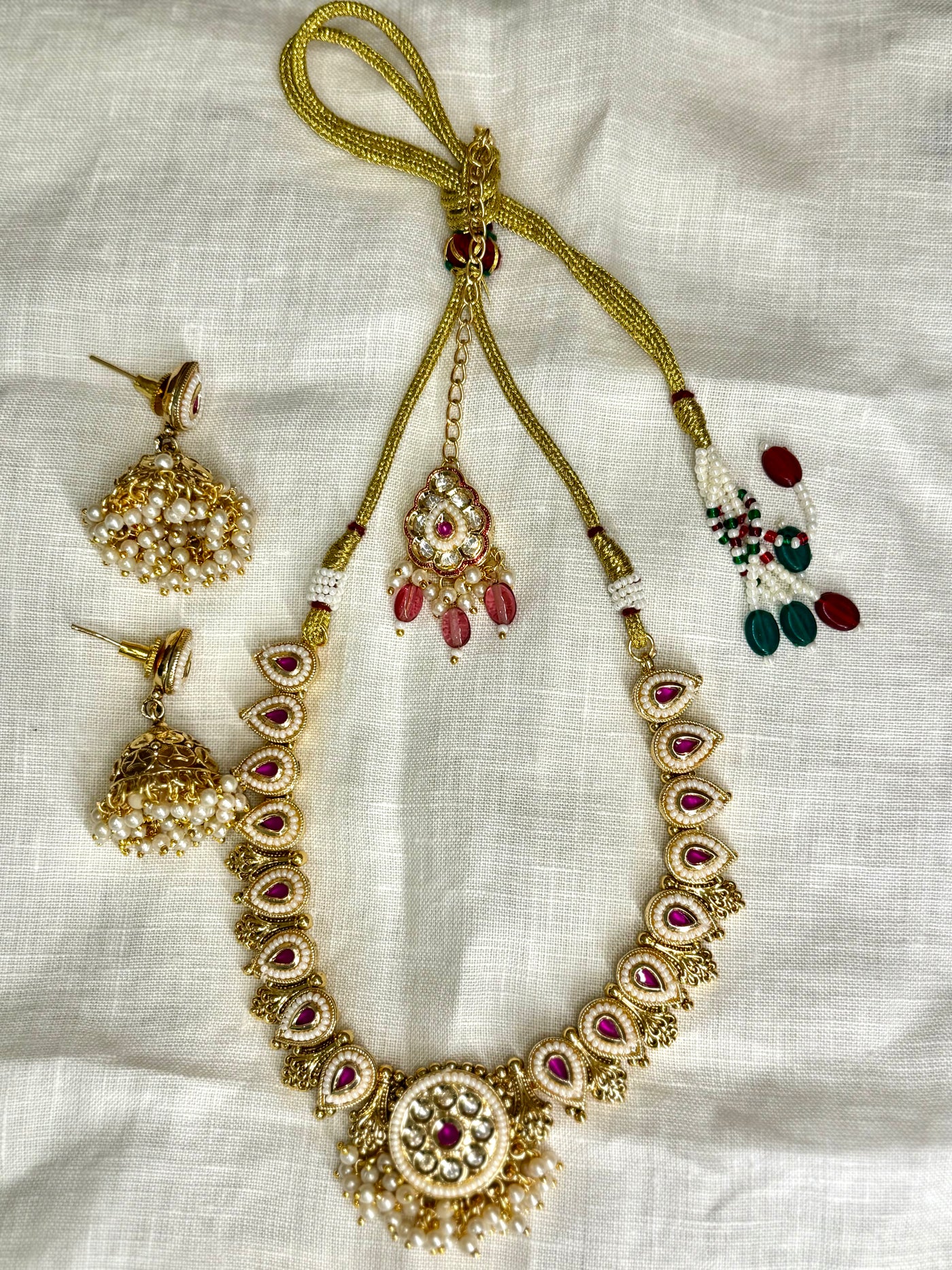 Rani necklace with earrings and Tikka - Rental