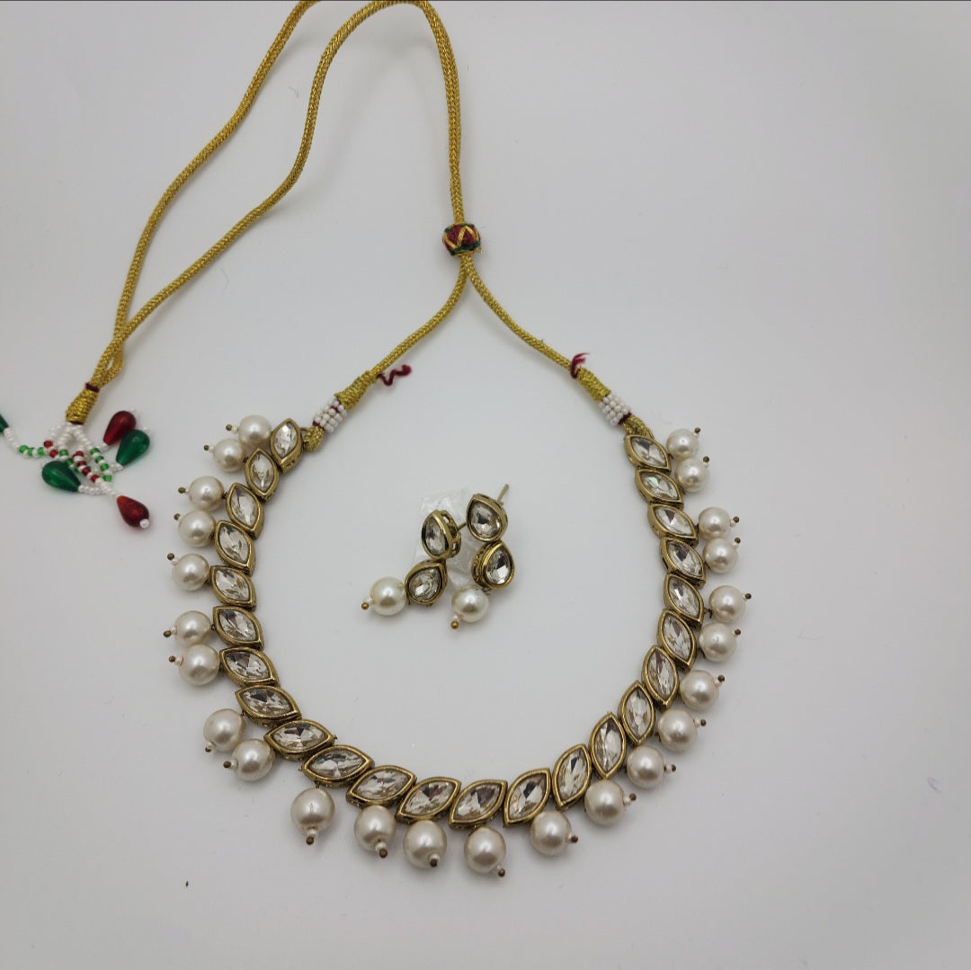 Stone Chain Pearl Set